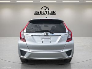 2016 Honda Fit 1.5L PETROL HYBRID AUTO LOW KMS - Image 4