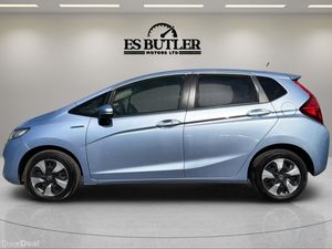 2017 Honda Fit 1.5L PETROL HYBRID AUTO LOW KMS - Image 2
