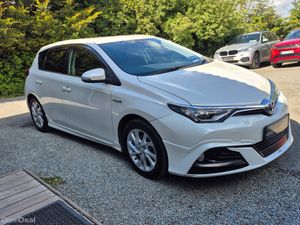 Toyota Auris Hybrid Auto 2016 - Image 3