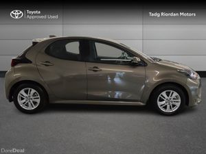 Toyota Yaris HYBRID LUNA 4DR AUTO - Image 3