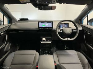 MG MG4 SR Excite 51kWh - Reversing Camera - Climat - Image 4