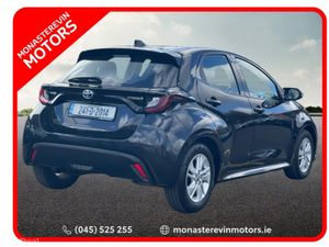 Toyota Yaris 1.5 HYBRID LUNA 4DR - Image 2