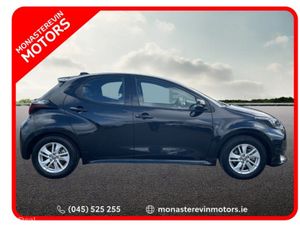 Toyota Yaris 1.5 HYBRID LUNA 4DR - Image 3