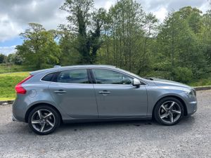 Volvo V40 2015, low milage - Image 3