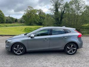 Volvo V40 2015, low milage - Image 2