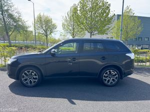 Mitsubishi Outlander NEW 2.2 DID 4WD 7-STR 6M 150P - Image 2