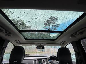 Volvo XC90 T8 PLUS AWD SUNROOF BLACK LEATHER - Image 3