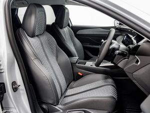 Peugeot 308 SW Allure Hybrid Auto 145HP - Image 4