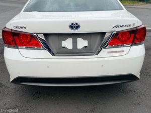 2013 Toyota Crown White - Image 4