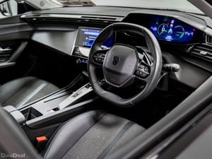 Peugeot 308 E-Allure 54kWh Auto 155HP - Image 3