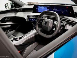 Peugeot 5008 E-Allure 72kWh 210HP - 7 Seats includ - Image 2