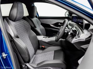 Peugeot 5008 E-Allure 72kWh 210HP - 7 Seats includ - Image 3