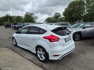 Ford Focus Zetec-s 2.0 150PS 4DR - Image 3