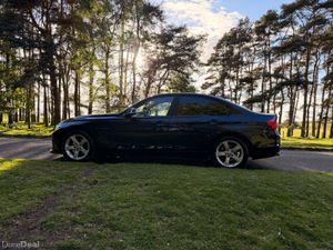 BMW 3-Series 2013 320 Diesel Low KM - Image 4