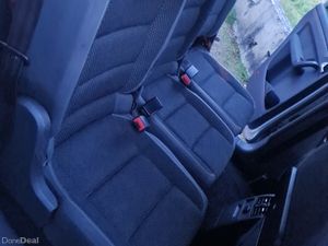 2010 Volkswagen Touran 1.6tdi 7 seater - Image 3
