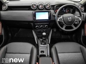 Dacia Duster SE Extreme Blue dCi 115 - Image 2