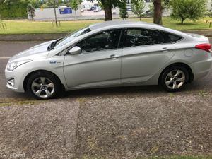 Hyundai i40 TRADE SALE ONLY SALOON EXECUTIVE 4DR - Image 2