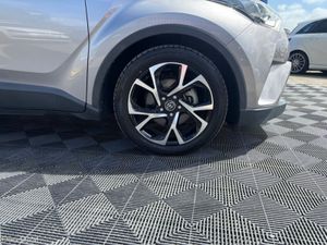 Toyota C-HR Toyota CHR 1.8 self charging hybrid, l - Image 3