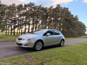 Opel Astra 2011 Diesel - Image 3