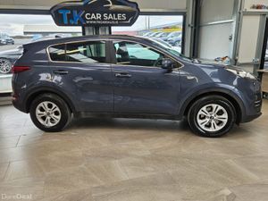 17 KIA SPORTAGE EX 1.7 DIESEL - Image 2