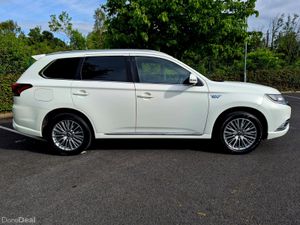 2018 MITSUBISHI OUTLANDER 2.4 INTENSE PHEV HYBRID - Image 4