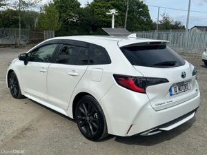 Toyota Corolla 1.8L Automatic Petrol Hybrid Fresh - Image 4