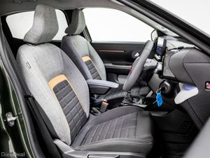 Citroen C3 Aircross Plus 1.2 Petrol 100HP - Image 3