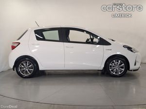Toyota Yaris Hybrid Luna - Image 2