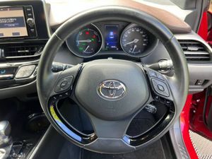 Toyota C-HR 1.8 HYBRID AUTO // FULL SERVICE HISTOR - Image 4
