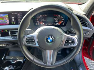 BMW 1-Series 118d M-SPORT 2.0 D AUTO // 18" M-SPOR - Image 4