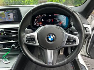 BMW 5-Series 523d XDRIVE M-SPORT COMPETITION 2.0 D - Image 4