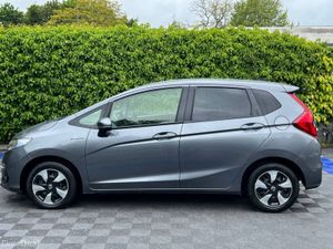 Honda Fit F-PACKAGE 1.5 HYBRID // REVERSE CAMERA / - Image 3