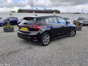 Ford Focus TITANIUM 1.5 DIESEL - Image 2