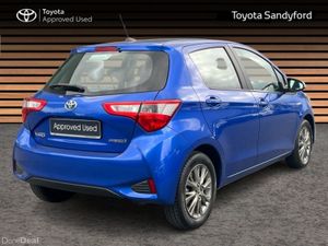 Toyota Yaris HYBRID ICON // REAR CAMERA // BLUETOO - Image 2