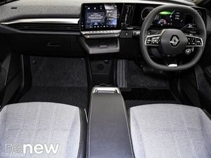 Renault Megane E-Tech Techno EV60 220hp - Image 3