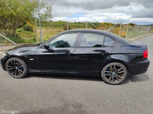 BMW 3-Series 2010 Automatic - Image 4