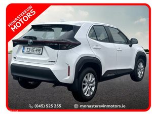 Toyota Yaris Cross CR LUNA 4DR AUTO - Image 2