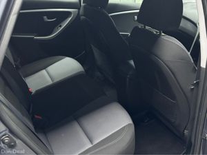 Hyundai i30 SE BLUE DRIVE 110PS 5DR - Image 3