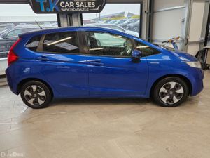 16 HONDA FIT PETROL HYBRID GP5 - Image 2