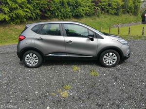 Renault Captur 2016 Low KMs - Image 2