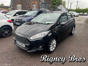 Ford Fiesta TITANIUM 1.0 65PS 5 Door - Image 3