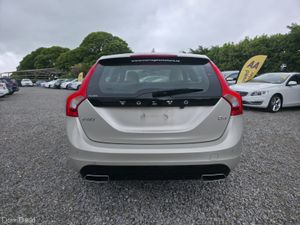 2017 Volvo V60 2.0 Diesel Automatic - Image 4