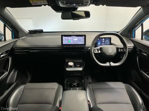 MG MG4 Trophy 64kWh Long Range 203BHP - Reversing - Image 4
