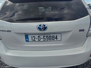 TOYOTA PRIUS ALPHA 2012 - Image 3