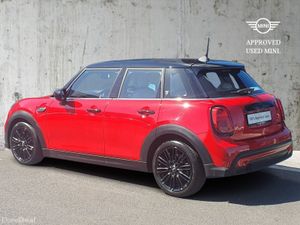 Mini Cooper 5-Door Cooper Exclusive - Image 3