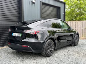 241 Tesla Model Y - Image 4