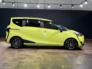 Toyota Sienta 1.5 HYBRID - 7 SEATER - ALLOY WHEELS - Image 3