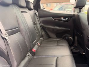 Nissan Qashqai Low milage Massive Spec - Image 3