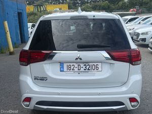 2018 Mitsubishi Oulander Phev G / Premium Package - Image 4