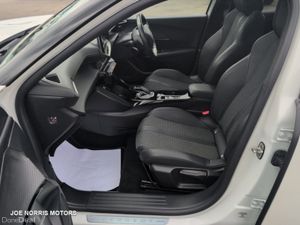 Peugeot 2008 GT EV 5DR AUTO 136BHP - Image 4